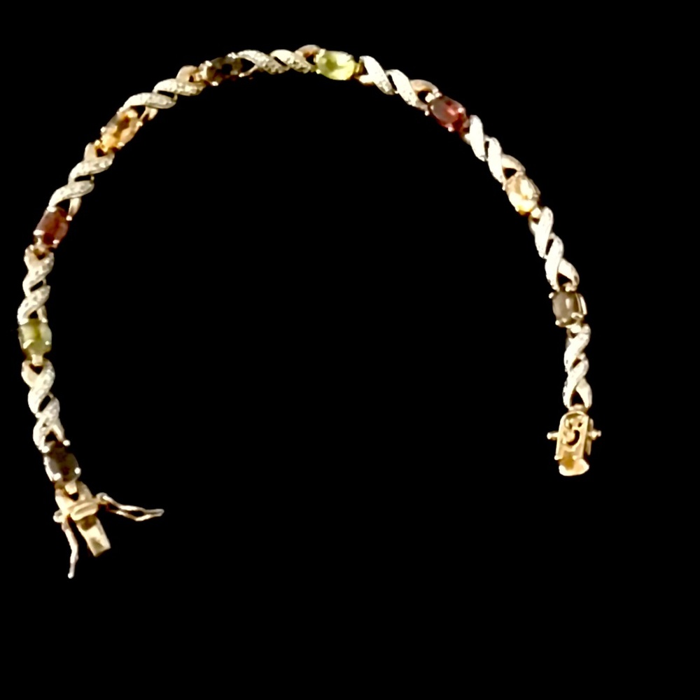 Bracelet Semi Precious Gemstone & Gold Tone Bracelet 8.5 inches